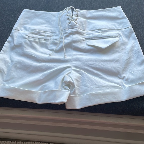 SOLD—VINTAGE Betsey Johnson white shorts with bauble buttons and tie back - Picture 3 of 9